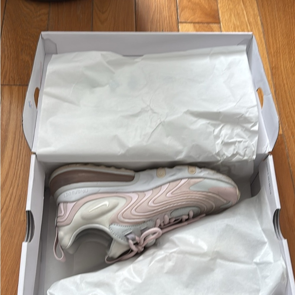 Nike Air 270